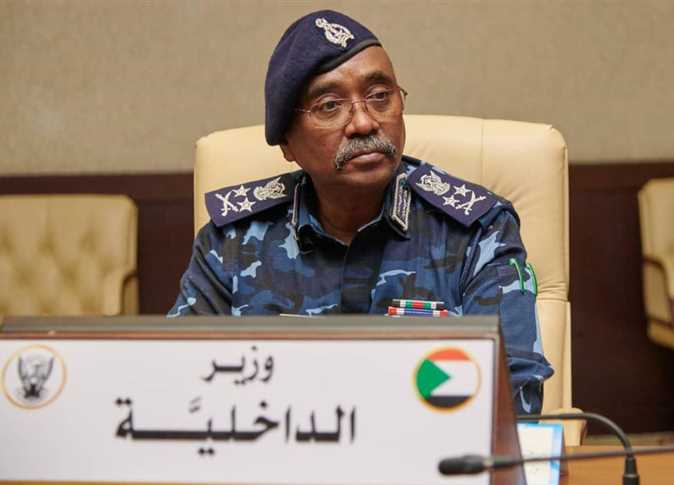  وزير الداخلية السوداني، الفريق أول شرطة عزالدين الشيخ
